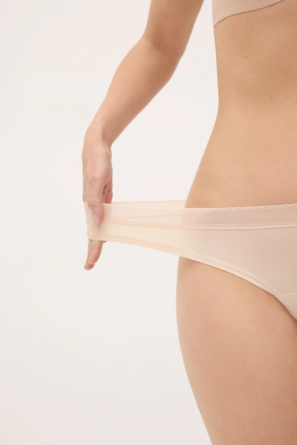 CUECA YSABEL MORA