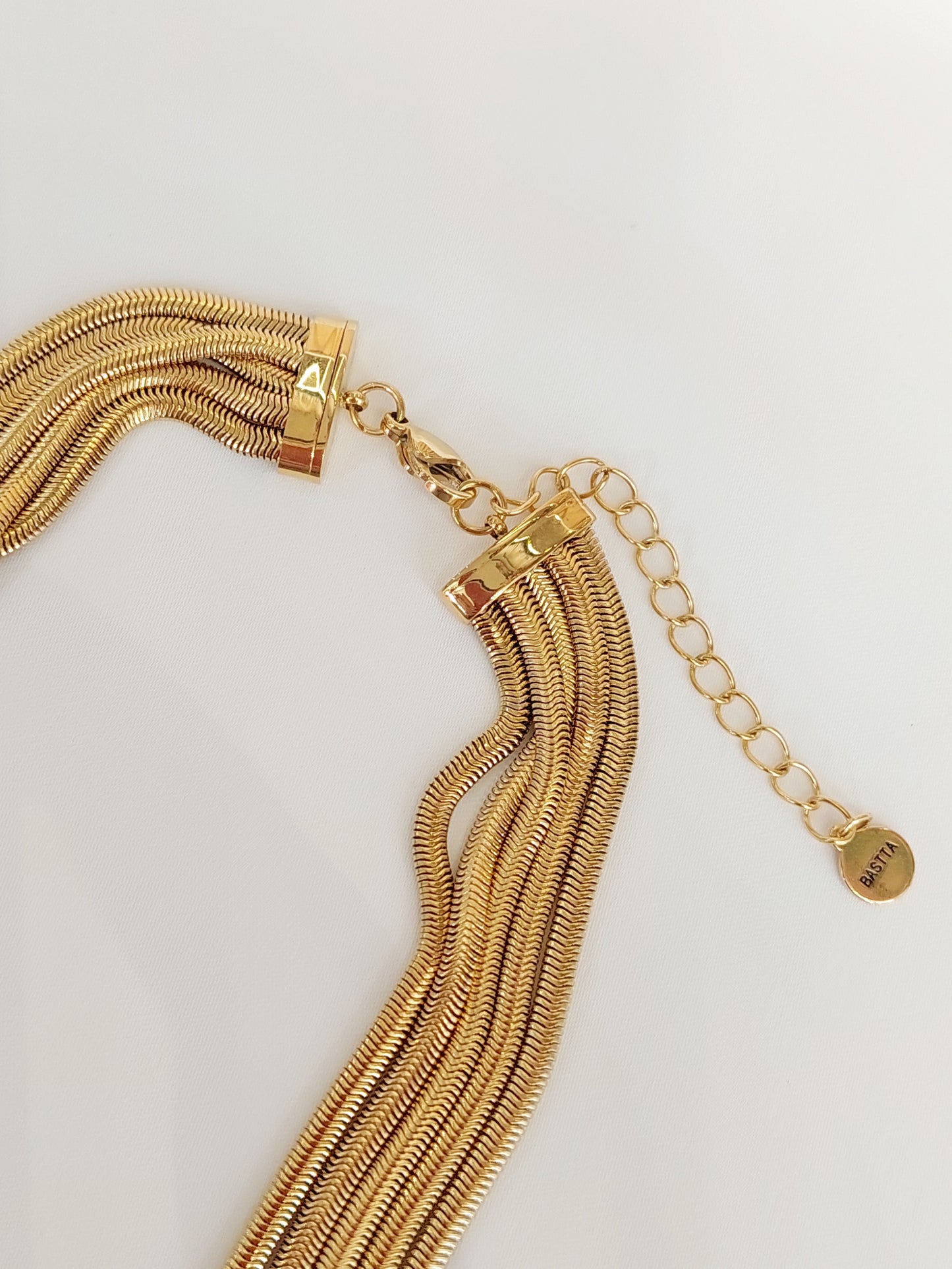 COLAR BASTTA
