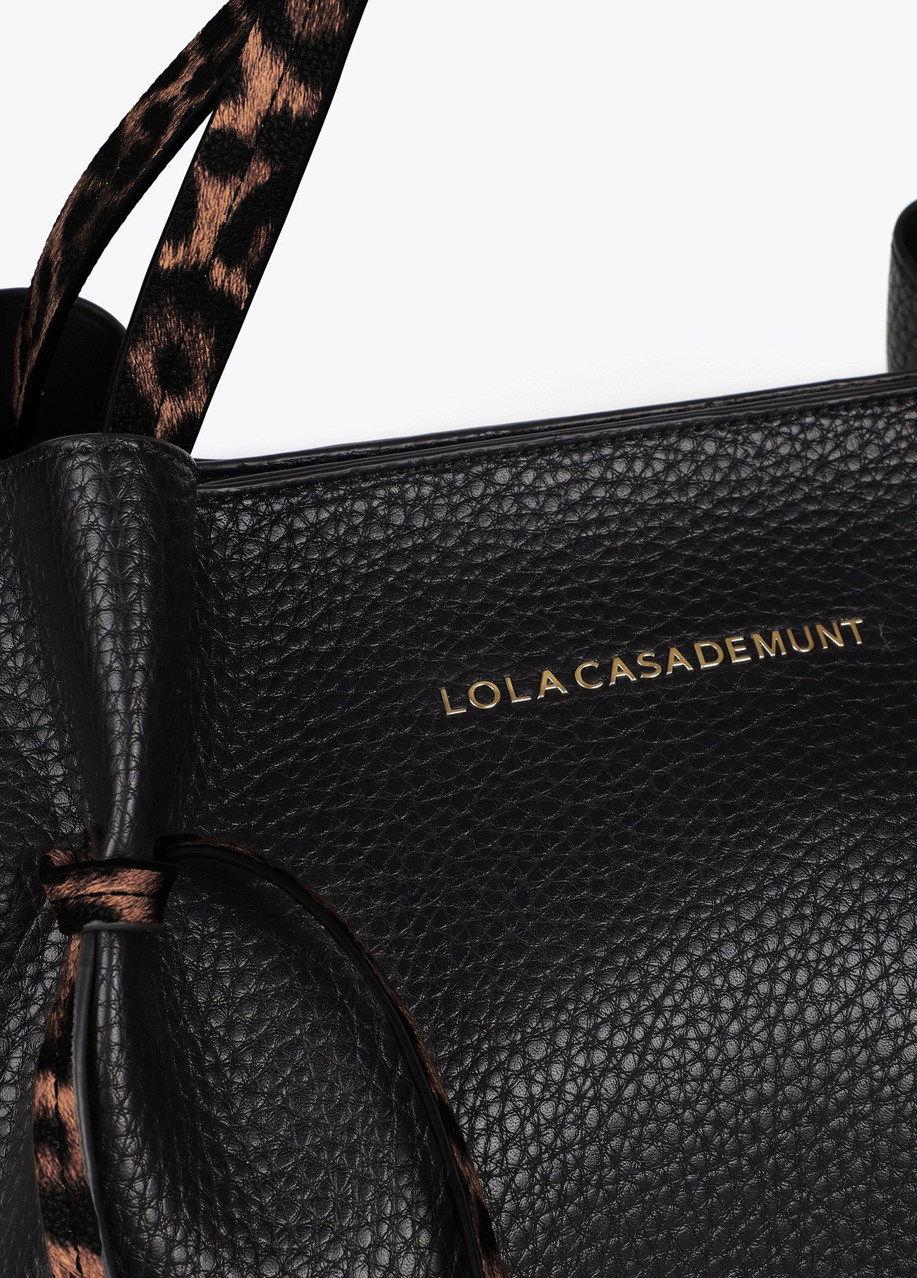 MALA LOLA CASADEMUNT