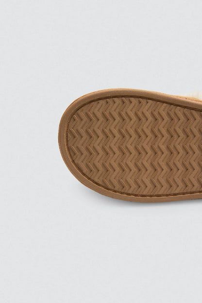 PANTUFAS YSABEL MORA