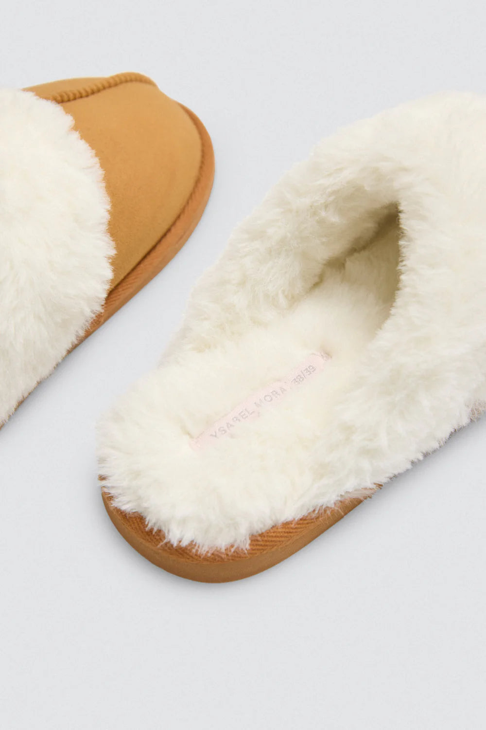 CHINELOS YSABEL MORA