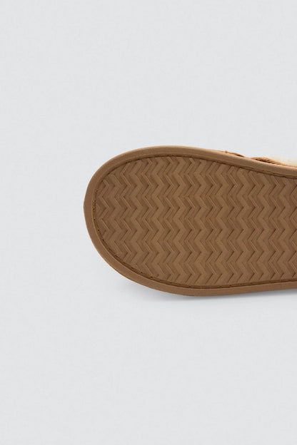 CHINELOS YSABEL MORA