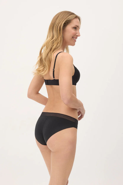 CUECA YSABEL MORA