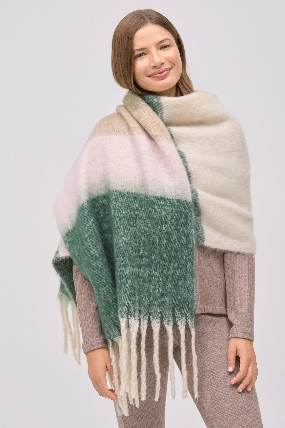 CACHECOL YSABEL MORA