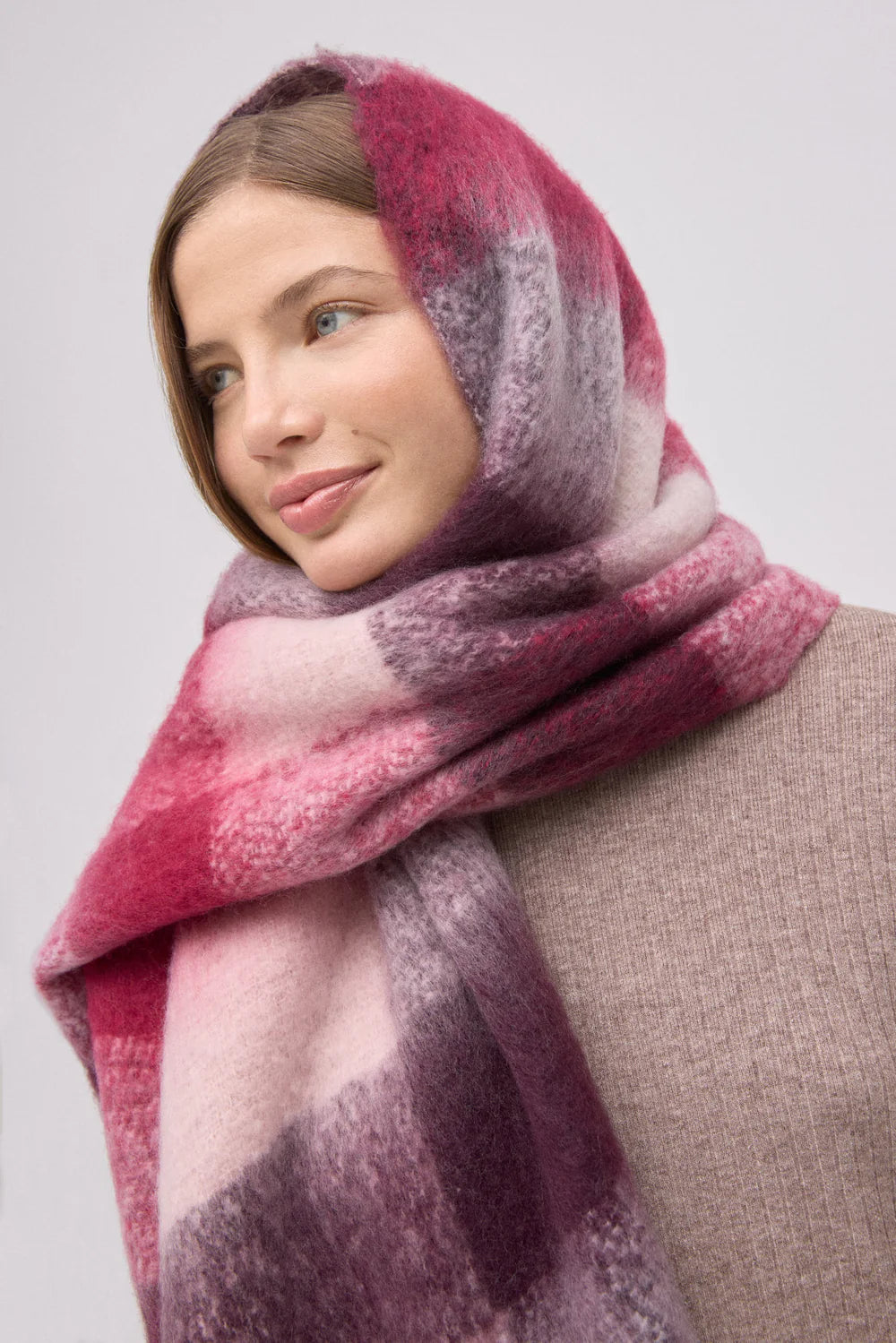 CACHECOL YSABEL MORA